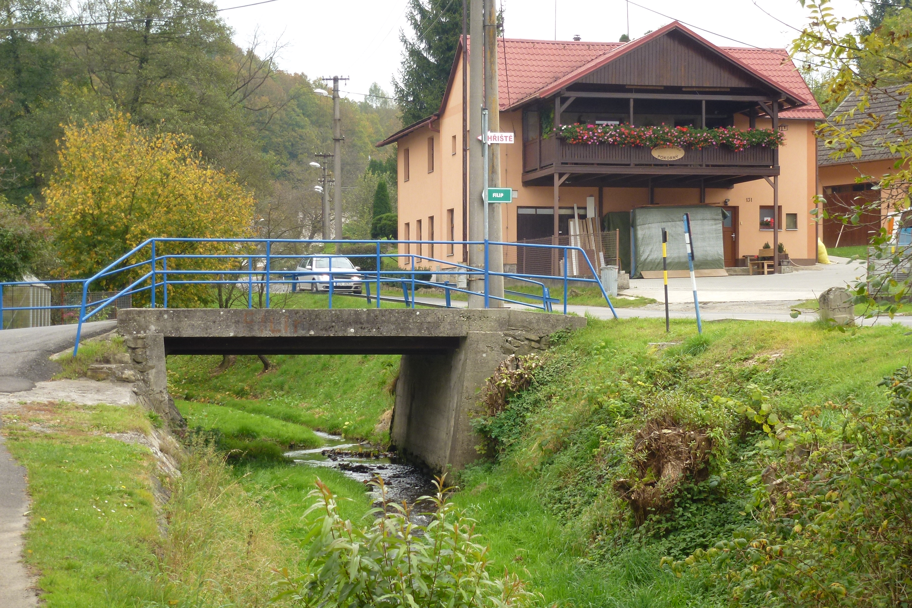 tok Březnice - horní a střední část obce Březnice